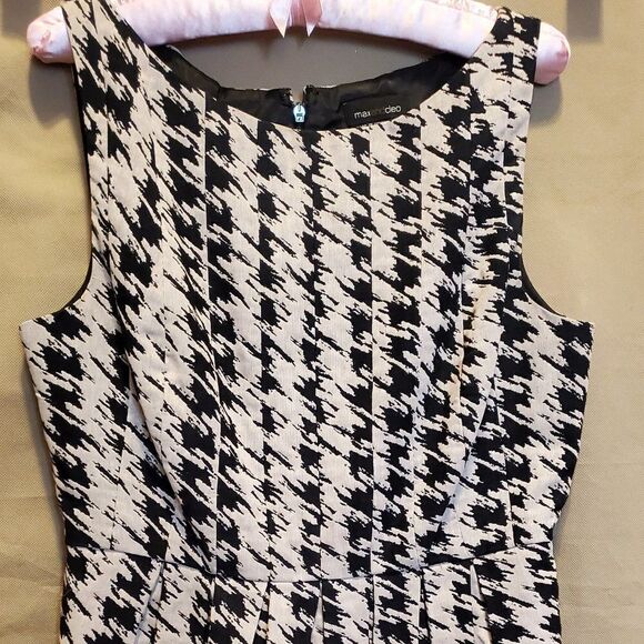 Sheath style dress  - Picture 2 of 7